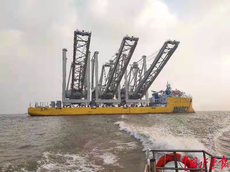 04总宽达137.34米的荷兰籍“巴伦支海”轮.jpg