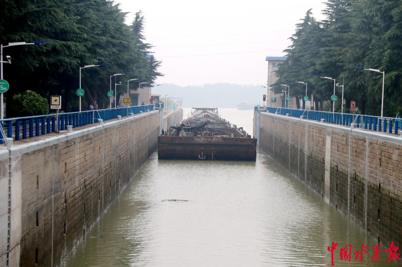 京杭运河泗阳一号船闸正式恢复通航