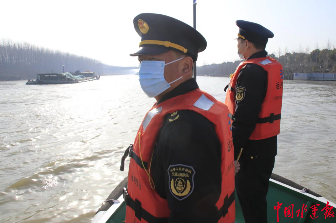 江苏海事局 海事动态 常熟海事局完成首起国际航行船舶船员海员证自助信息采集