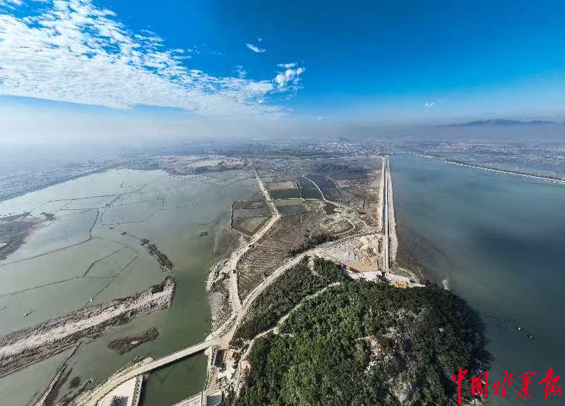 泉惠石化工业园区A地块及鲤鱼岛滞洪区生态建设工程正式开工