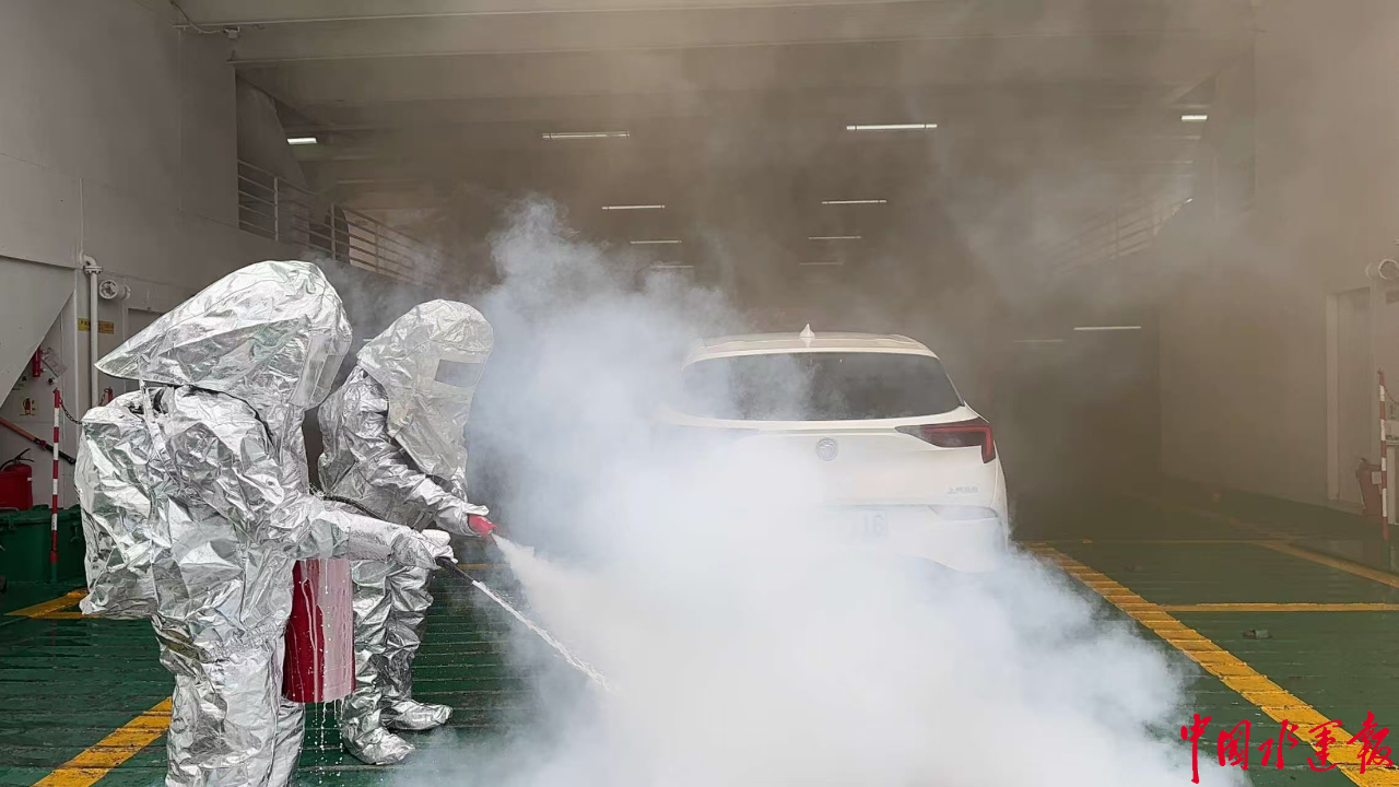 宁波海事部门组织开展春运客船消防应急演练(图1)