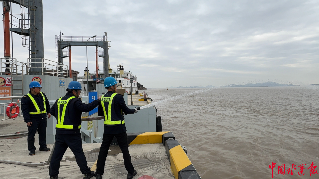 宁波海事部门组织开展春运客船消防应急演练(图3)