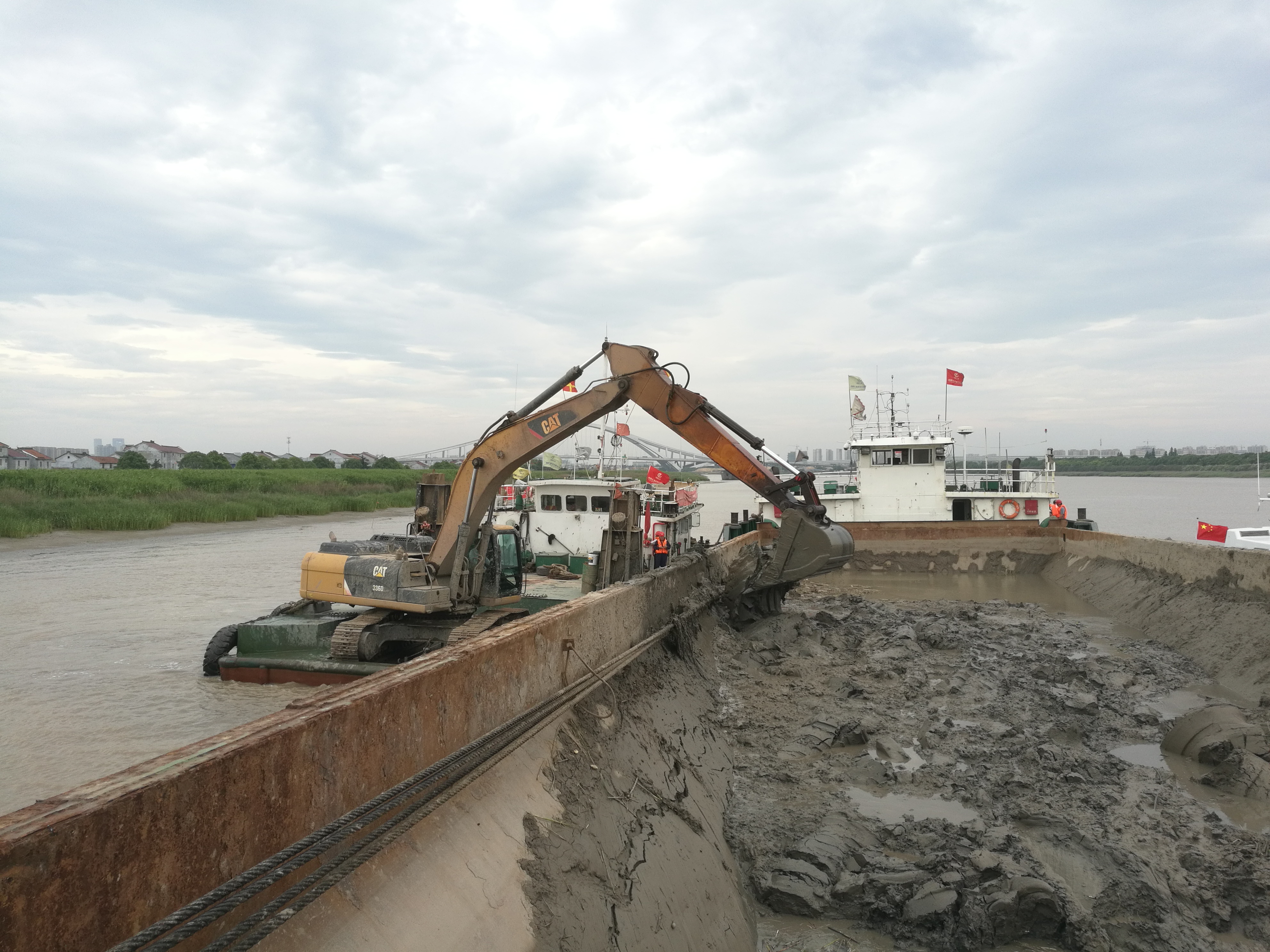 三江河道常态清淤工程自2015年首期实施以来,为宁波市防洪排涝,提高