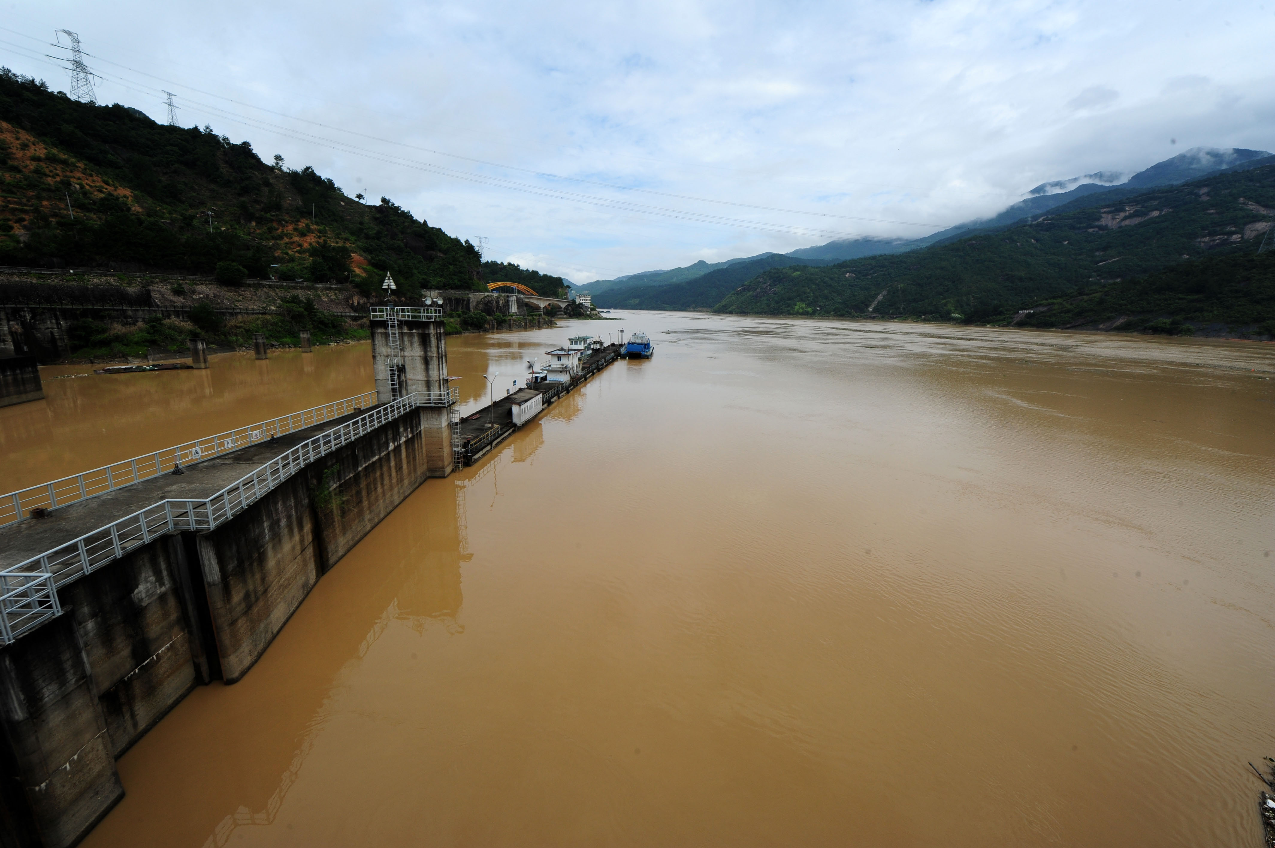 福建闽江最大洪水安全过坝
