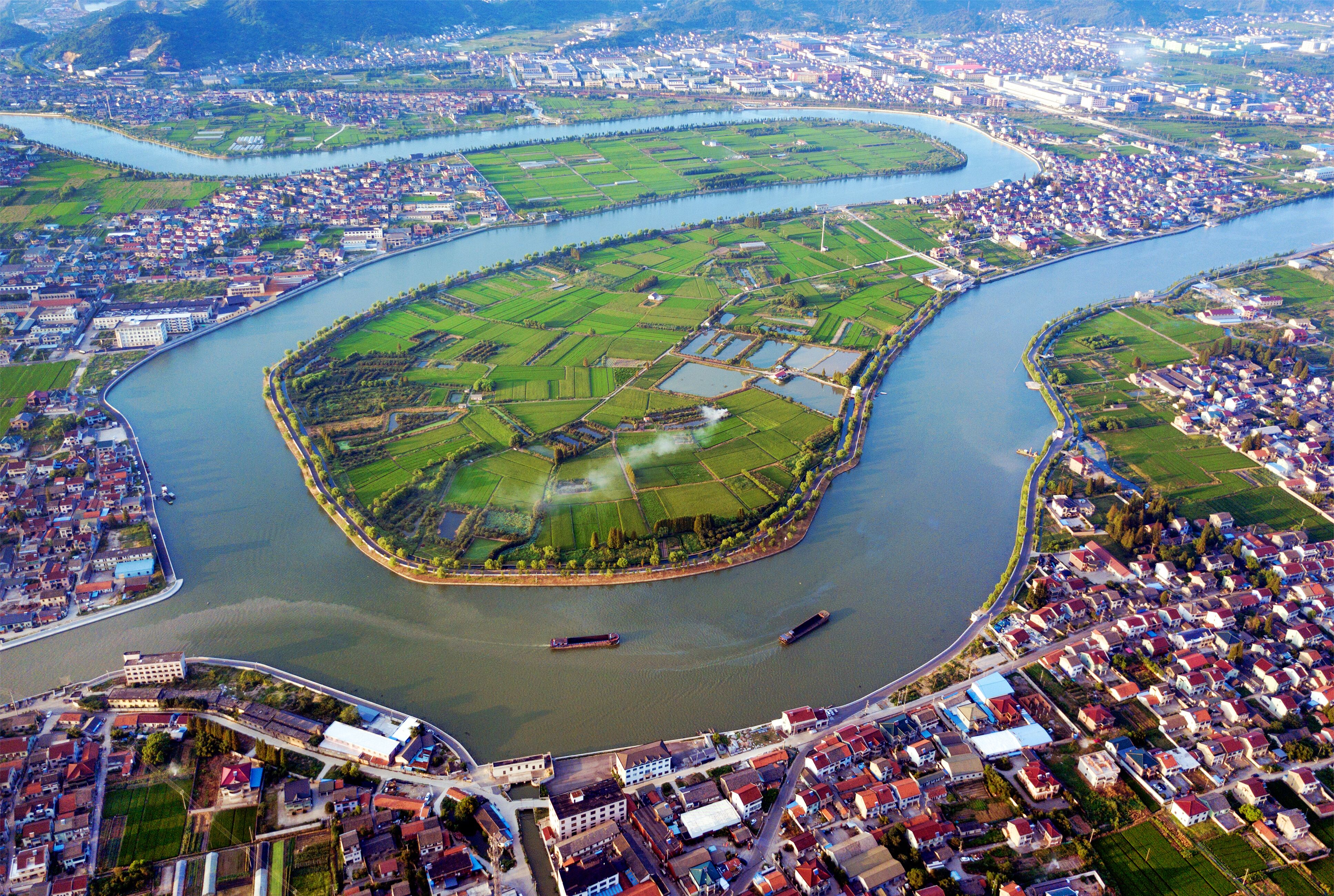 运河改造施工曾对河道进行"裁弯取直".