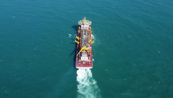 国内首艘双速自航耙吸挖泥船长鲸9顺利完成挖泥试验