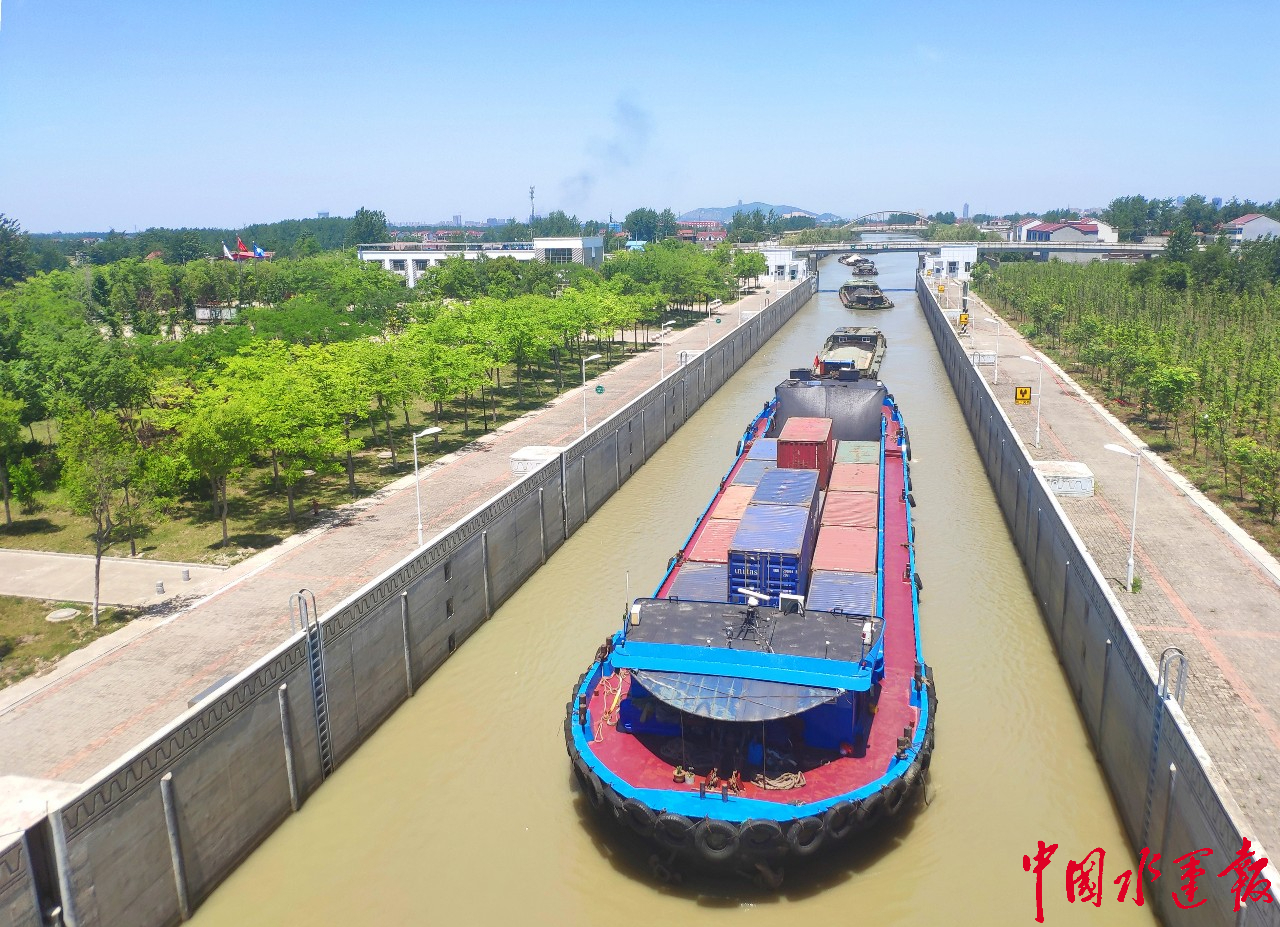 连云港市交通船闸2019年免费放行集装箱船舶3000余艘次