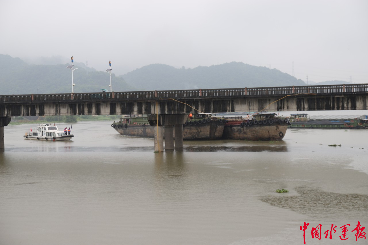 持续降雨导致水位上涨诸暨浦阳江航段全线封航