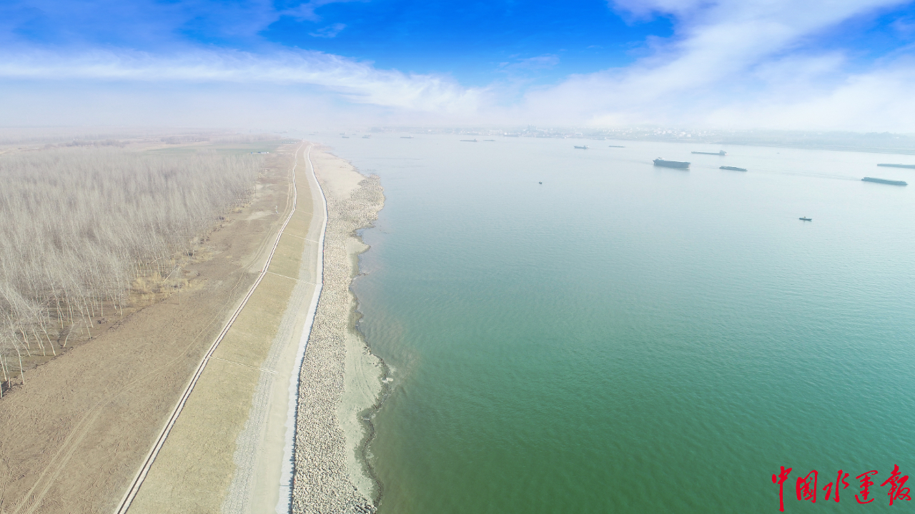 长江南京航道工程局完成4360米高滩岸线整治