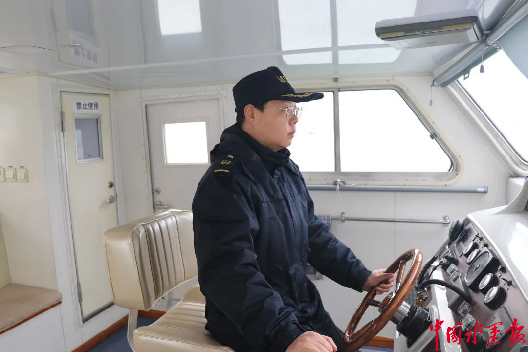 生龙,宜昌港区海事处艾家河执法大队一级行政执法人员,虽然是一名海事