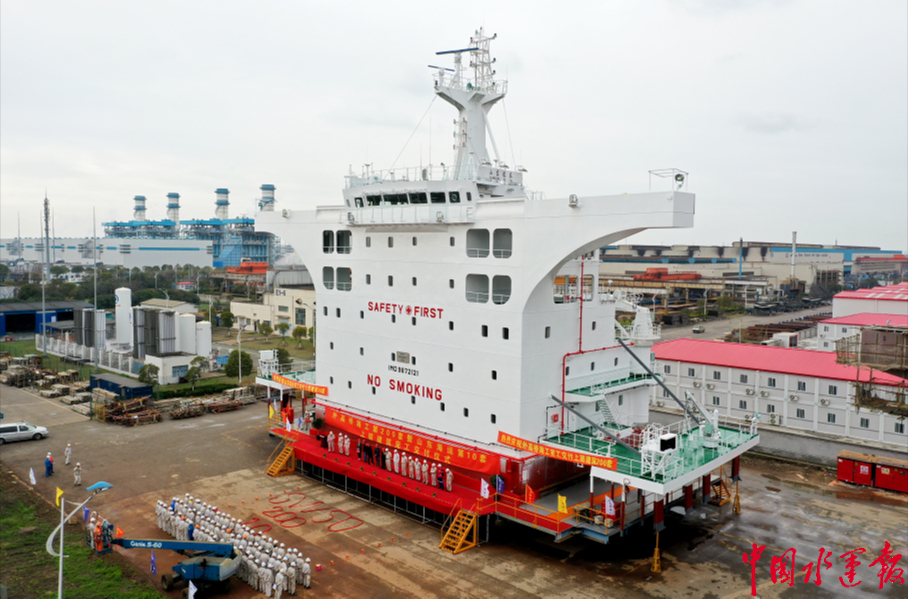完整性商品化战略翻开新页 中国船舶外高桥造船交付第200套上层建筑