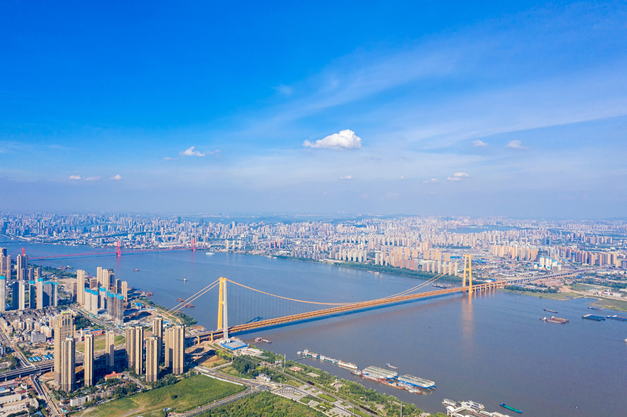 我家住在长江边