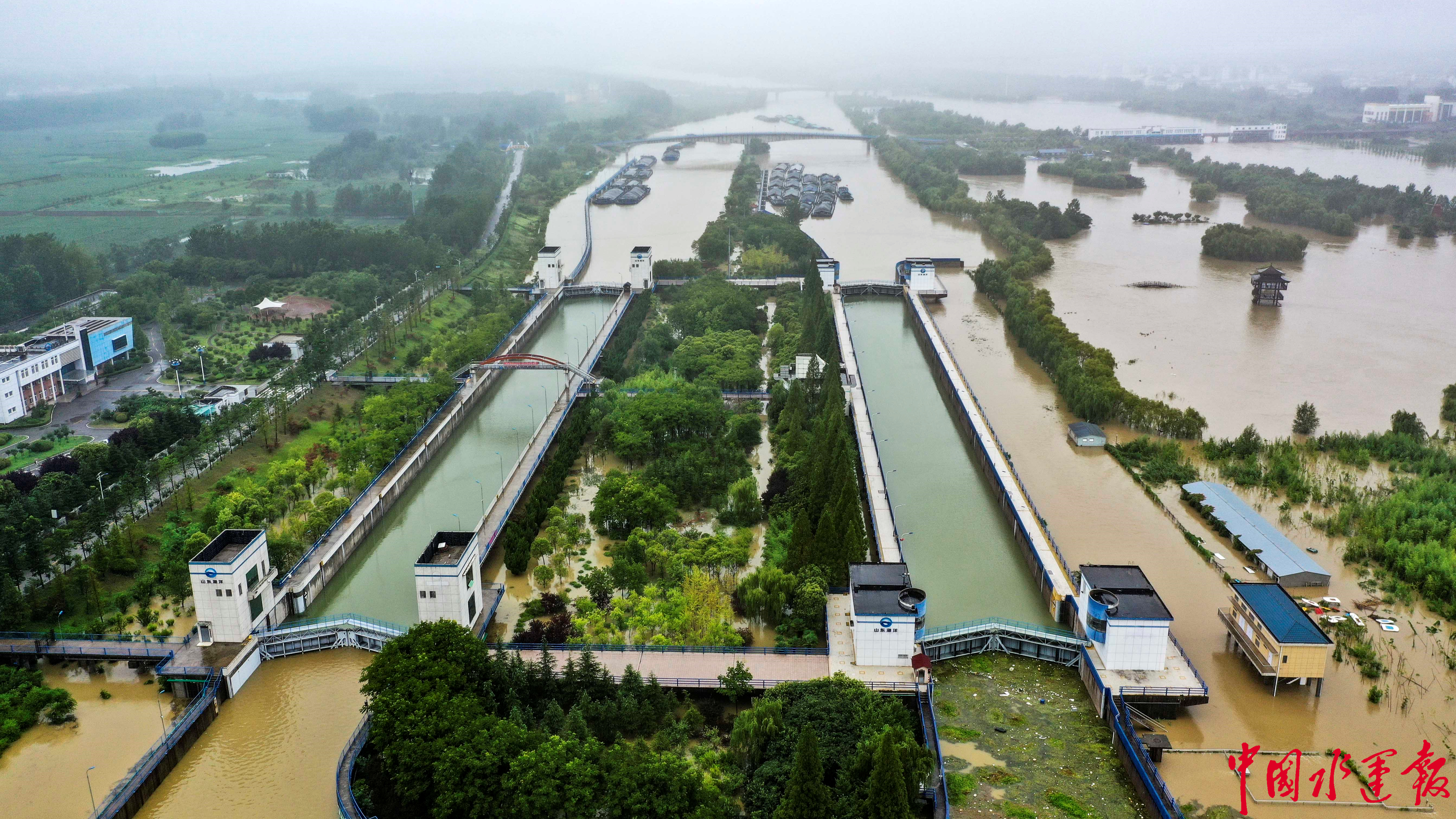 京杭运河台儿庄节制闸泄洪流量创历史新高--中国水运网