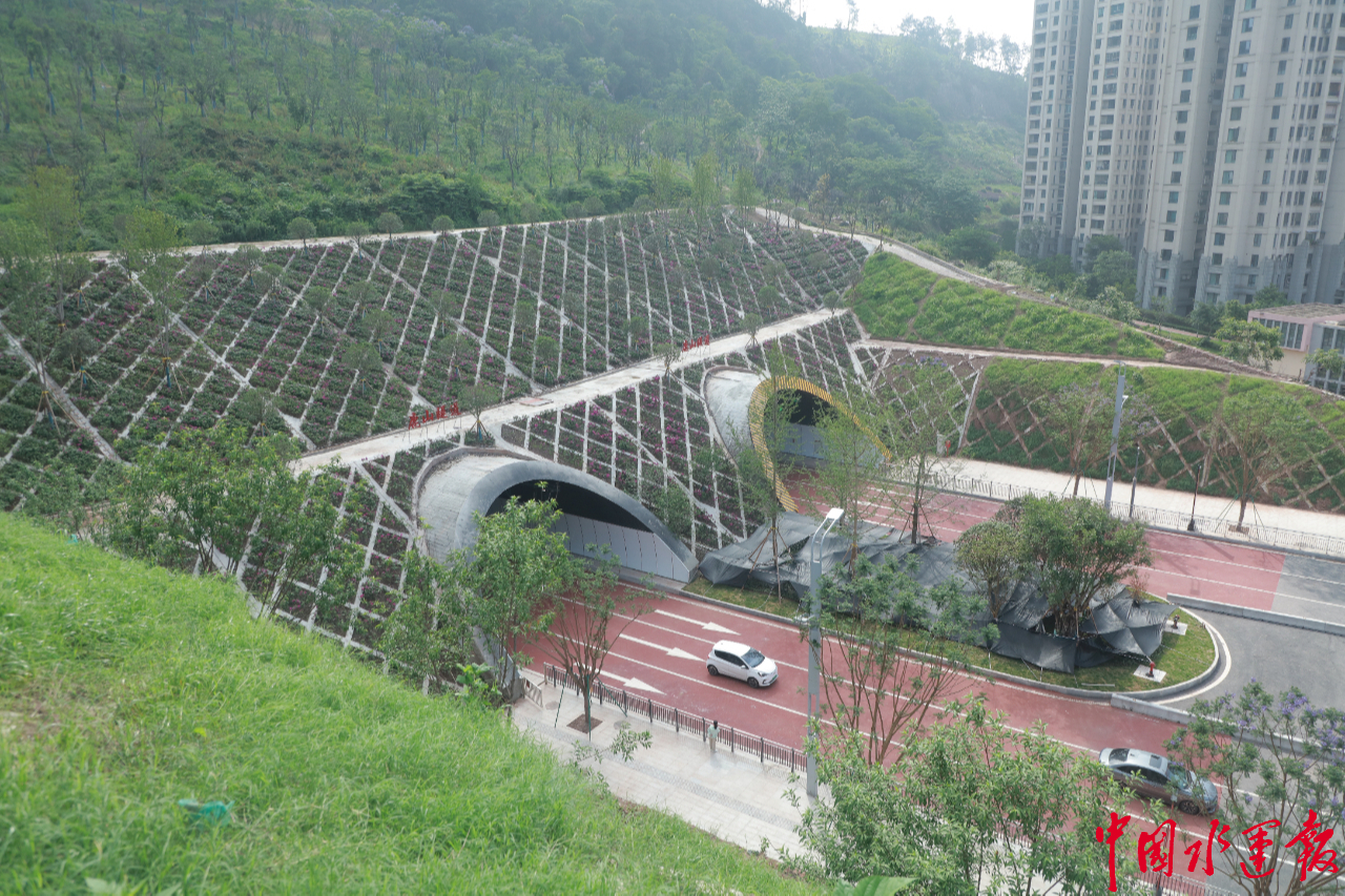 重庆空港新城鹿山隧道建成通车