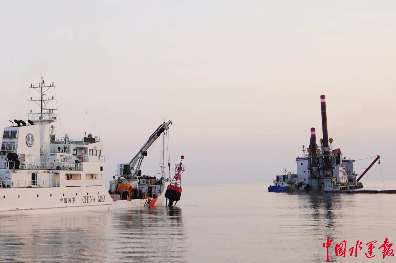 丹东海事局与大连航标处完成冬季航标布设工作