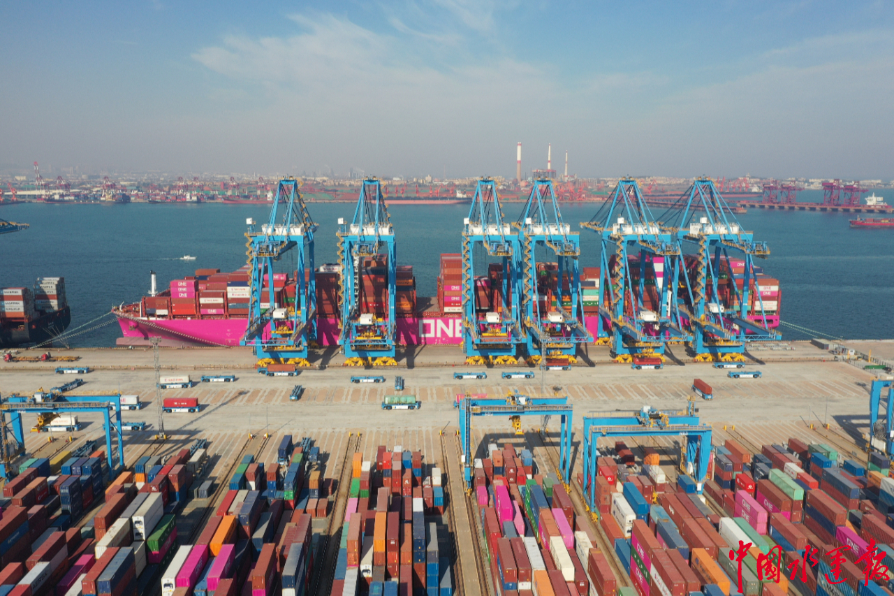 作业箱量突破1200teu,达到1223teu!山东港口青岛港自动化码头单台桥吊