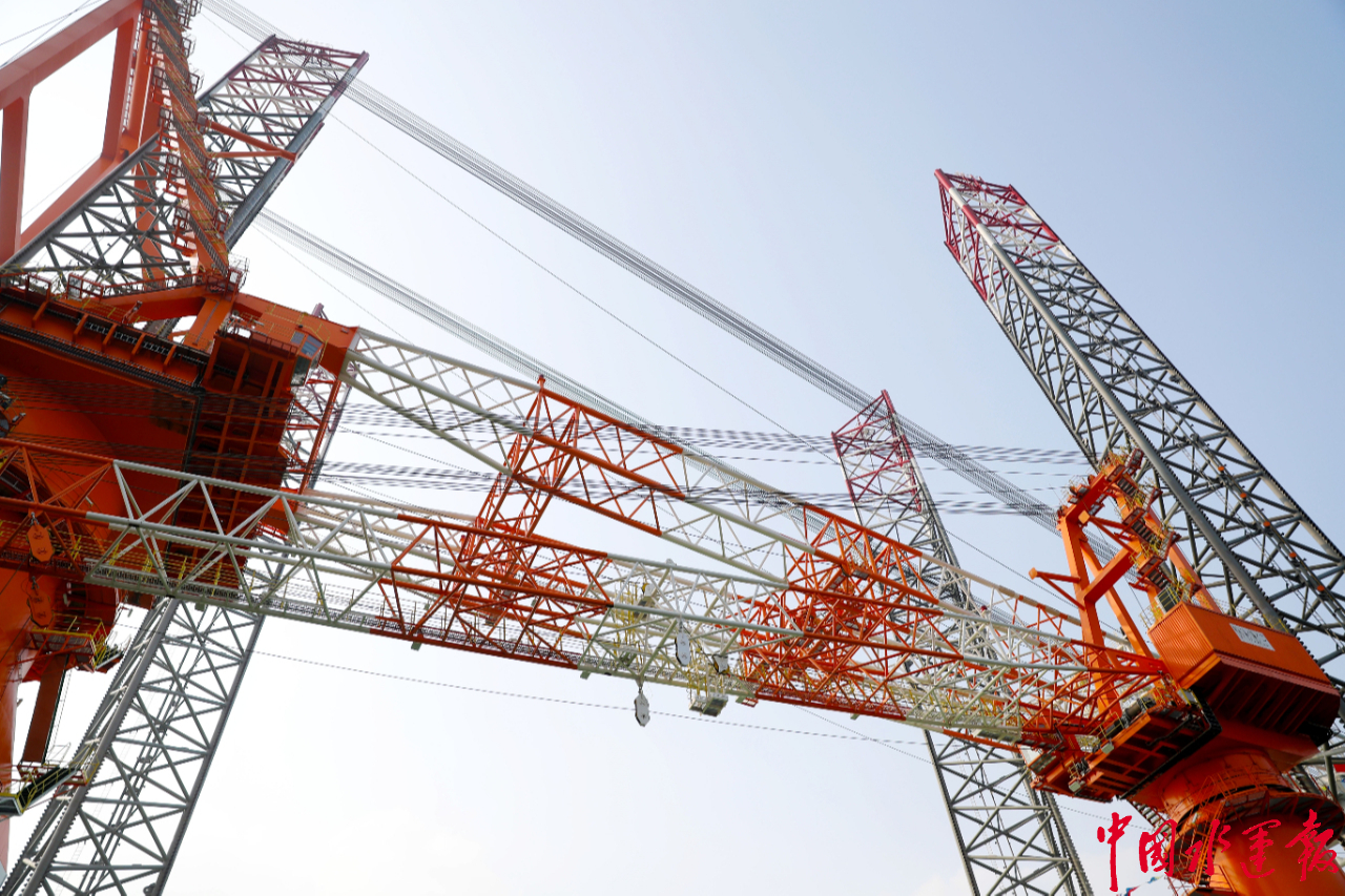 山东青岛1600吨海上风电安装平台交付