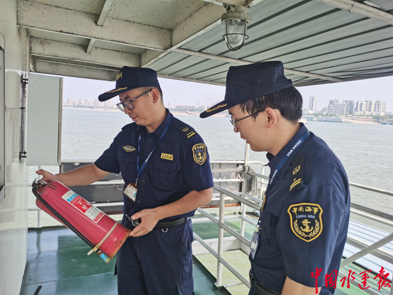荆州海事局组织系列消防演练力保冬季消防安全