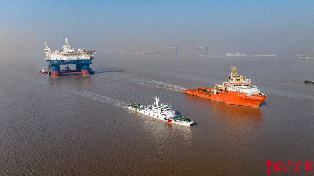 难度刷新长江北支水域通航纪录巨无霸双平台圆满完成出江入海拖带作业