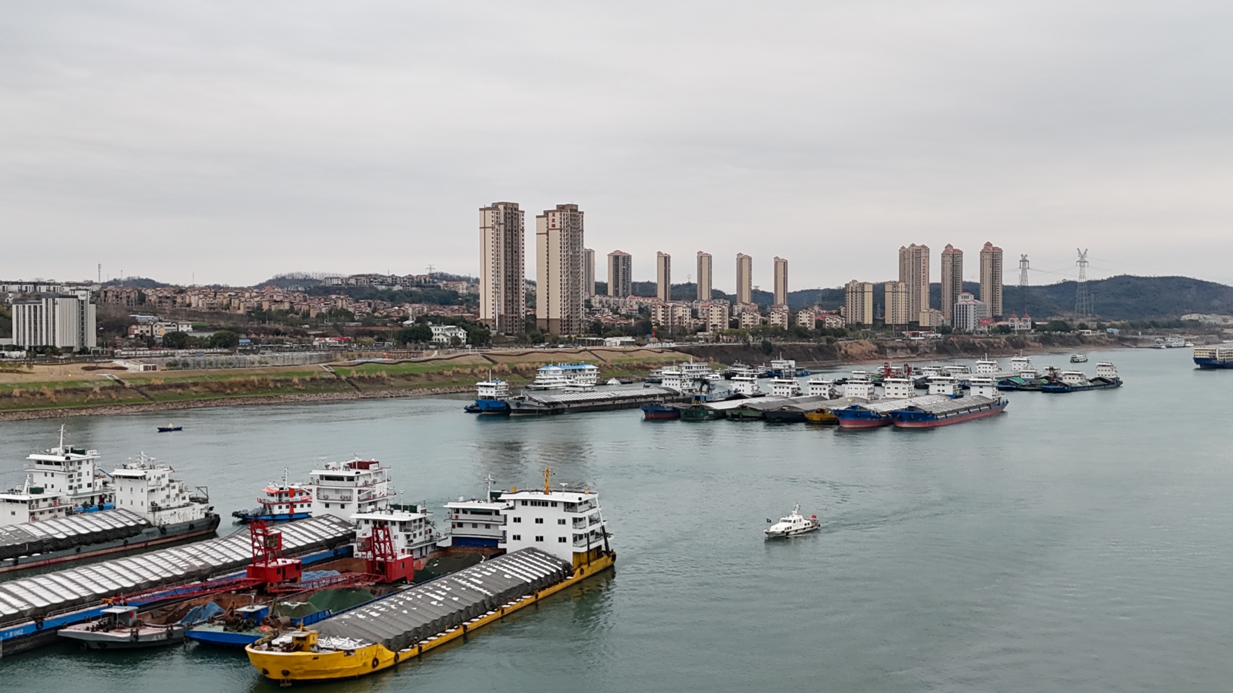 两闸检修宜昌海事全面做好通航保障工作