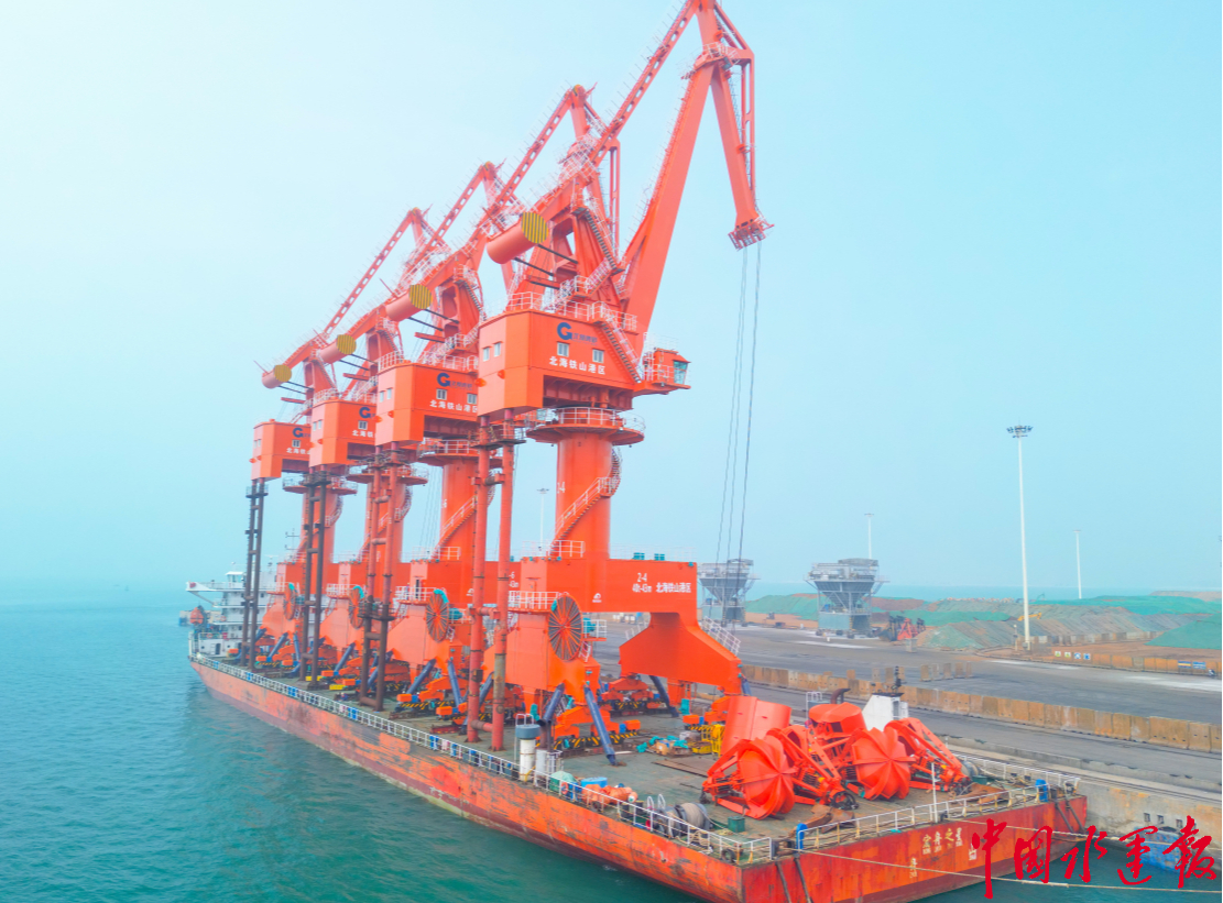 战将入列北部湾港北海港区再添10台门机