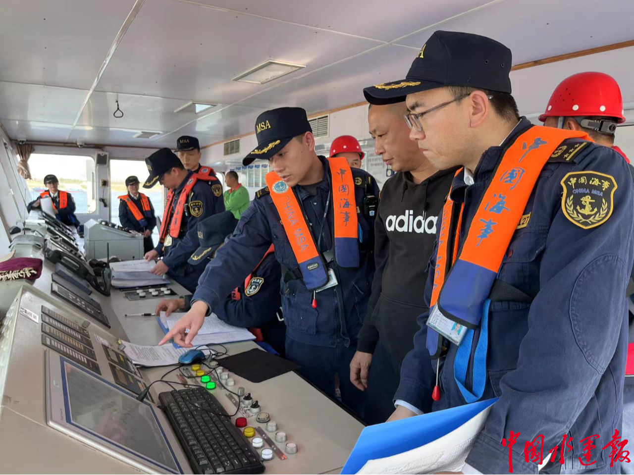 荆州海事局强化清明节前后安全保畅