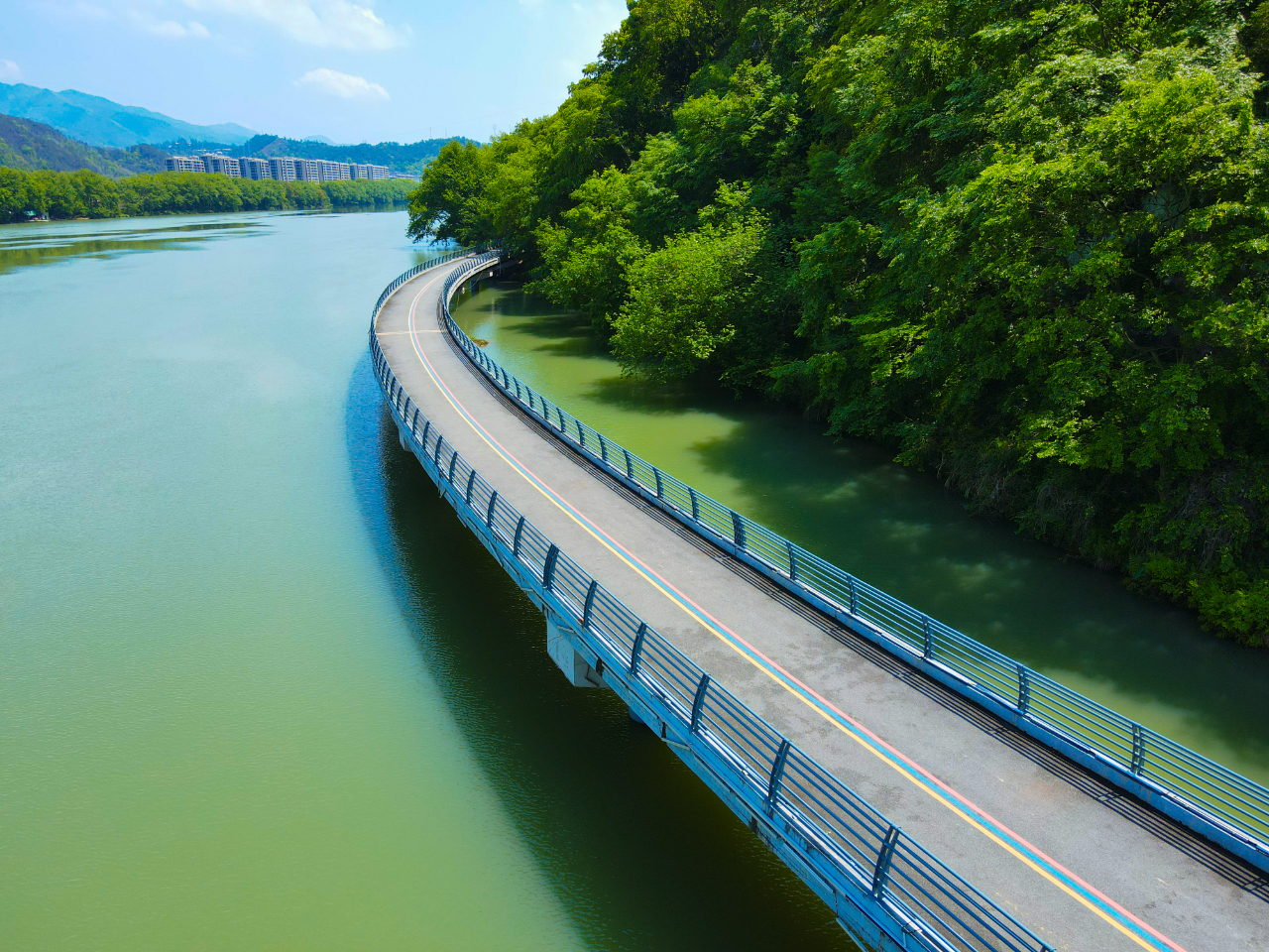 中交上航局承建的浙江丽水大溪治理提升改造工程先行工程迎来旅游旺季