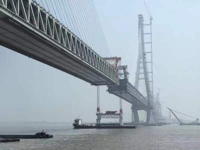 重大进展 常泰长江大桥常州侧实现钢梁贯通