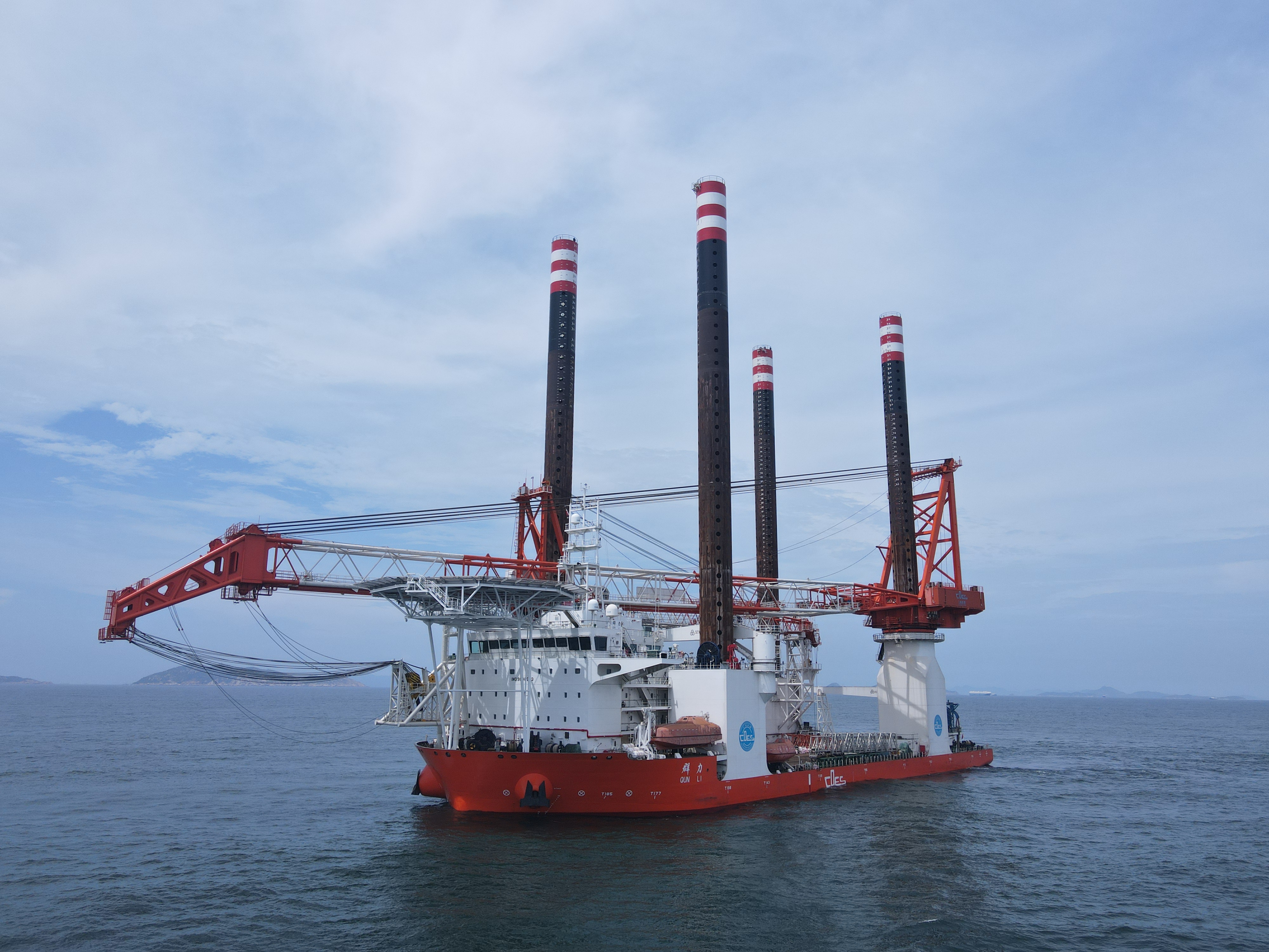 自升式平台"群力"完成试航及升级改造