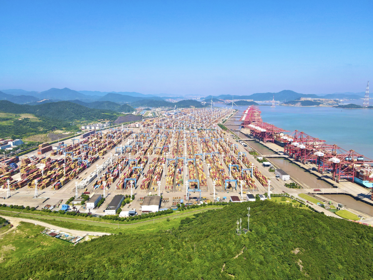 港口"风光"样板 宁波舟山港国家重点项目迎来新进展