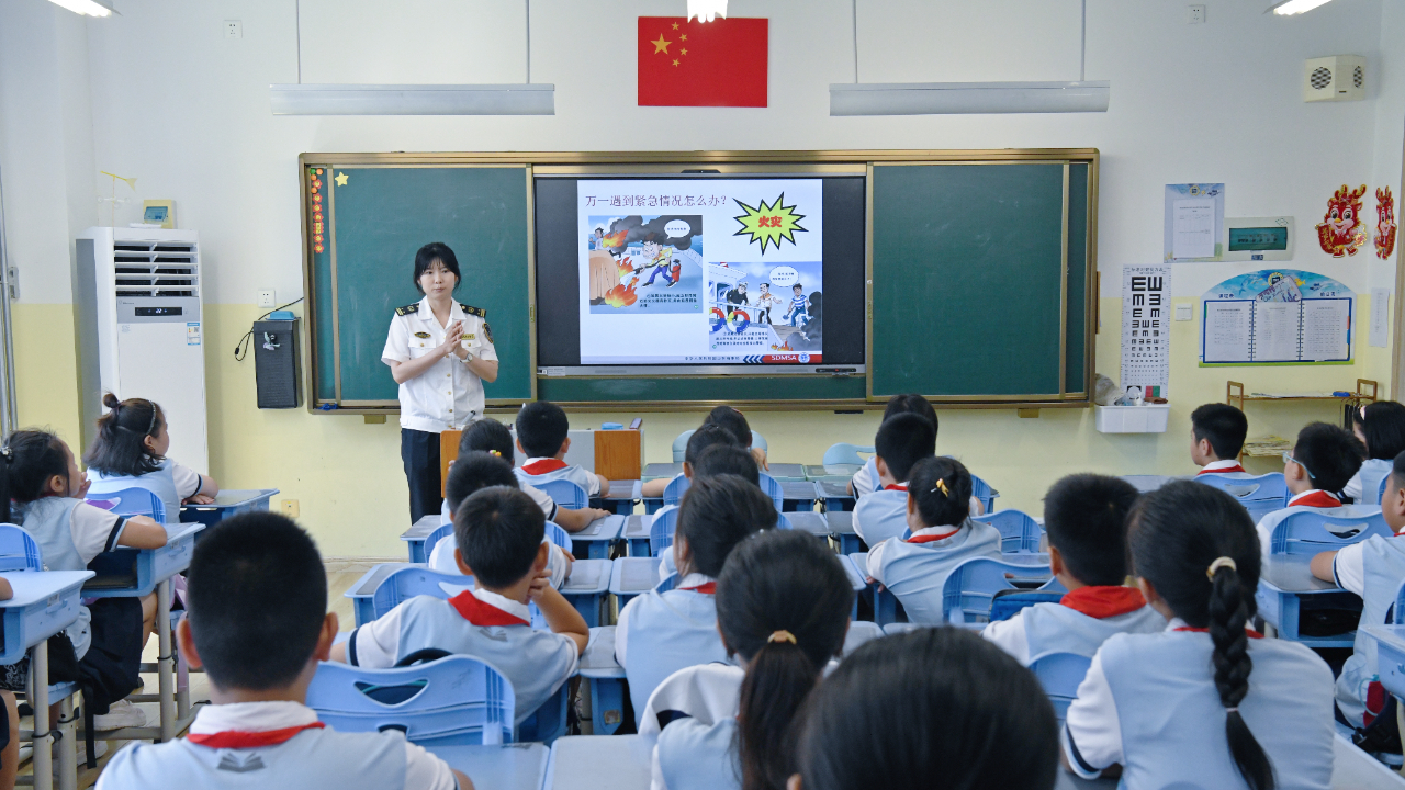 开学第一课学生图片